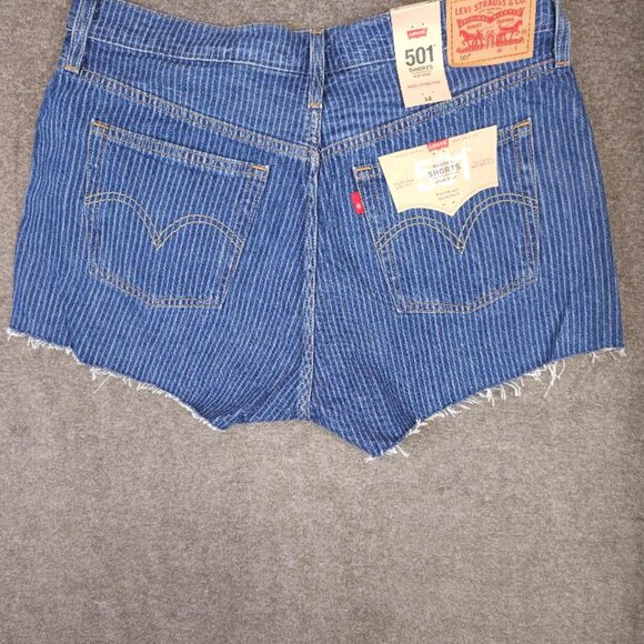 NWT Levi's 501 Striped Denim Button Fly Shorts Size 32 Waist - Picture 12 of 14